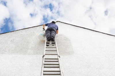 Peinture extérieure à Saint-Étienne-de-Gourgas — façades et ravalement